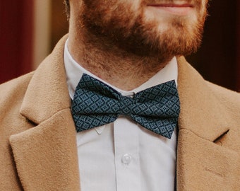 Bow tie printed geometric blue