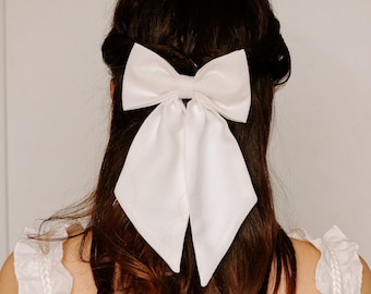 Maxi bow barrette in off-white cotton twill