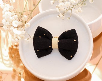 Pin's knot in double black gauze and golden polka dots