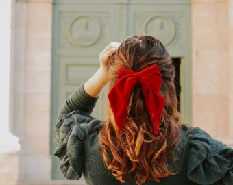 Maxi bow barrette in dark red velvet