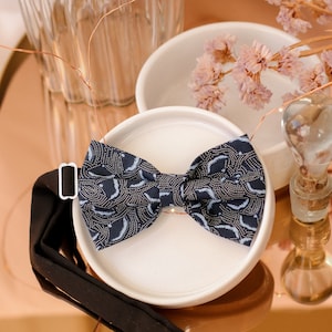 Blue butterfly knot pattern ginkgo