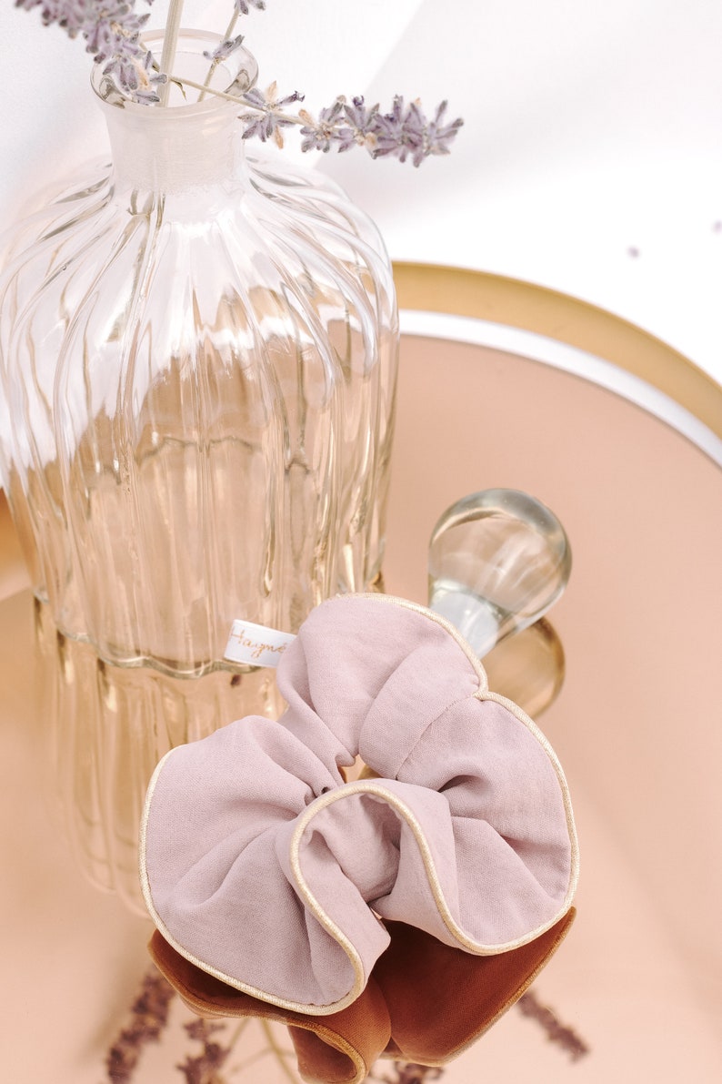 Chouchou in light and golden purple crepe