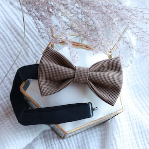 Bow tie black and Brown chicken foot