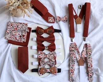 Dresscode homme fleur terracotta : noeud pap simple, double, en bois. cravate pochette bretelles boutons de manchette témoins ou invités.