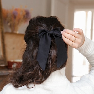 Maxi bow barrette in black silk