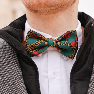 Red, green and gold bow tie
