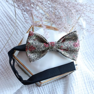 Bow tie in dark gold and red jacquard