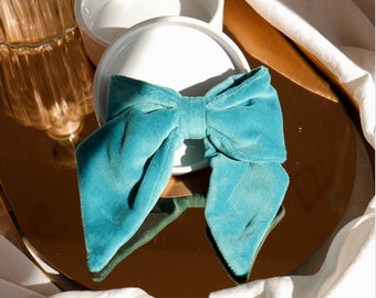 Maxi bow barrette in duck blue velvet