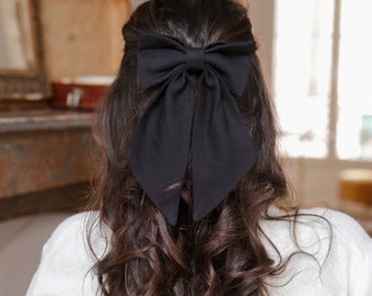 Maxi bow barrette in black cotton twill