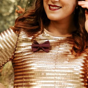 UNISEX shiny polka dot jacquard plum pin