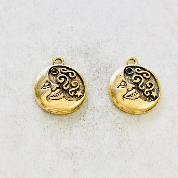 2 Pieces Pewter Round Coin Smiling Crescent Moon Swirl and Star Charm Starry Night Pointed Crystal Inlay Pendant In Antique Gold