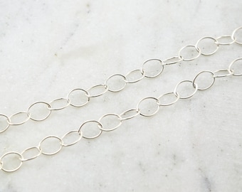 Cadena extensora de eslabones ovalados lisos de plata esterlina de 8 mm x 7 mm / Se vende por pie / Cadena sin terminar a granel