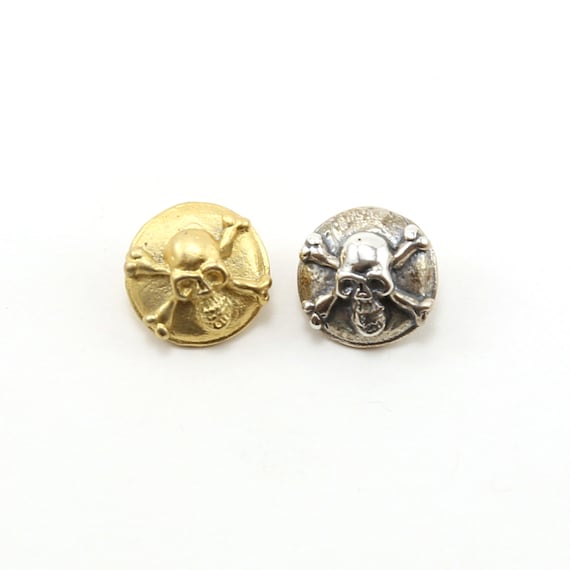 Pirate Skull and Cross Bones Button in Sterling Silver or Shiny Vermeil Gold Wrap Bracelet Button