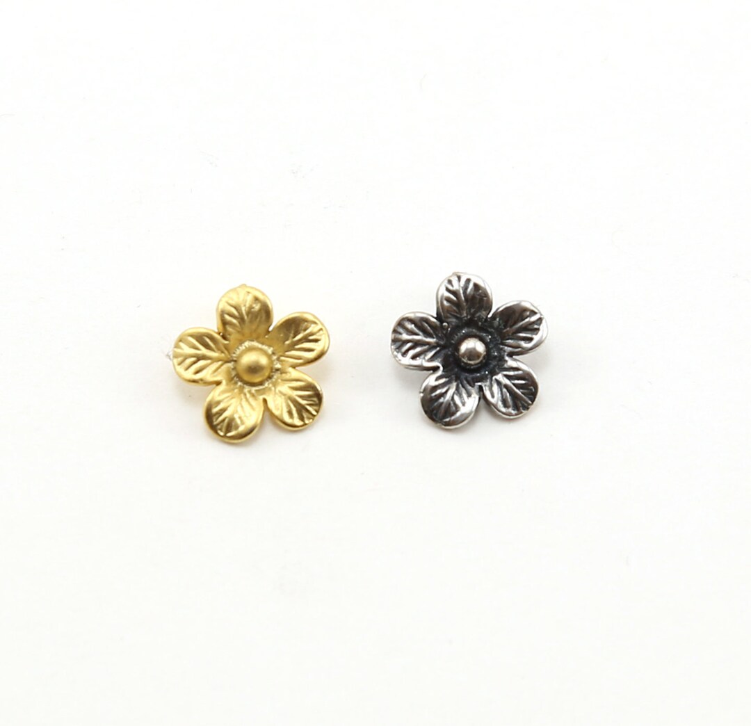 Small Spring Buttons Small Daisy Flower Detailed Petals Spring Button in Sterling Silver or ...