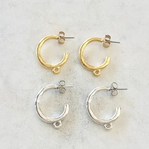 1 pair textured Hammered Pewter Round Hoop 21mm x 15mm Chandelier Finding Earring Component with Ring on Bottom in Matte Gold or Silver image 1