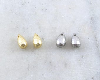2 pezzi ciondolo a goccia sfaccettato in metallo di peltro, oro opaco, argento opaco