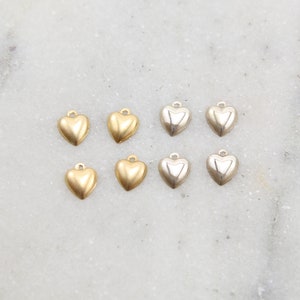 4 Stück Teeny kleine hohle Herz leichte zarte Anhänger aus Sterling Silber und 14K Gold gefüllt