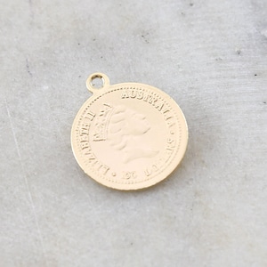 Round Australian Queen Elizabeth ll Gold Rhodium Plated Coin Delicate Charm Pendant Medallion