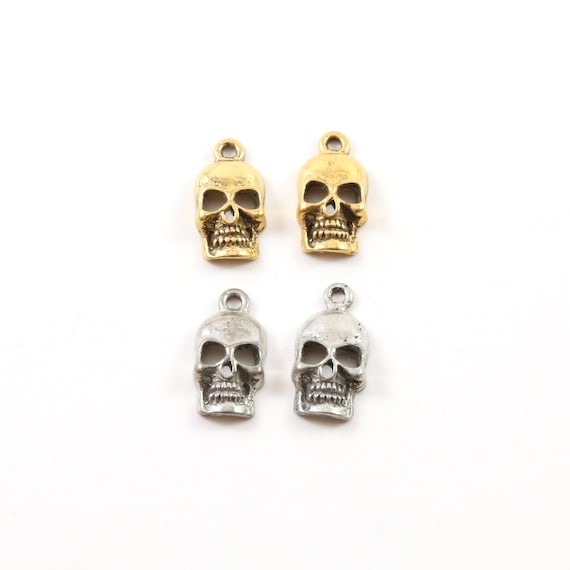 2 Pieces Pewter Grinning Pirate Skull Charm Pendant Halloween Skeletons Day of the Dead Charm in Antique Gold, Antique Silver