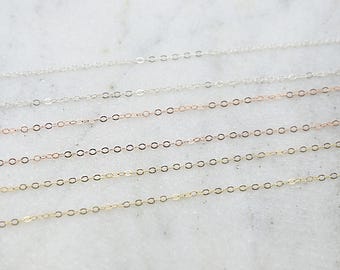 Chaîne à maillons plats ultra-fine et brillante en acier inoxydable 14 carats plaqué or rose, bijou permanent / vendue au pied / chaîne en vrac non finie
