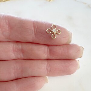 1 breloque anneau connecteur fleur en zircon cubique minuscule, connecteur permanent pour bijoux, plaqué or 14 carats ou argent sterling. image 6