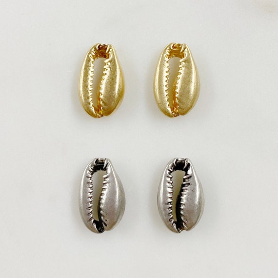 2 Pieces Base Metal Gold or Satin Silver Tiger Cowrie Shell Ocean Nautical Charm Pendant Choose Your Style
