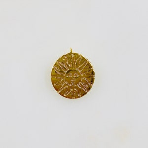 1 Piece Gold Plated Sun Face Charm Coin Medallion Round Charm Sun Face With Rays Loop In Back
