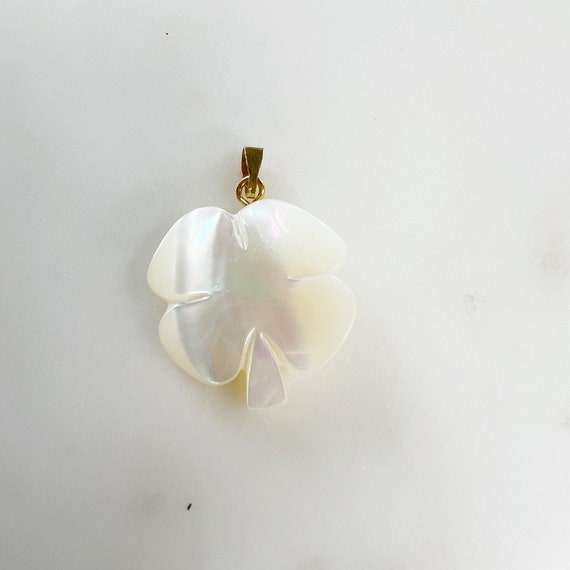 Mother Of Pearl Four Leaf Clover Charm Smooth Detailed Pearl Charm Jewelry Making Charms & Supplies