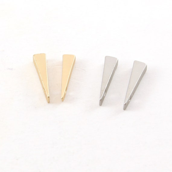 2 Pieces Pewter Metal Long Pointed 3D Triangle Connector Bead Pendant In Matte Gold or Matte Silver