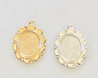 Pendentif ovale médaillon festonné fleur 21 mm or, disque d'estampage, pendentif blanc d'estampage