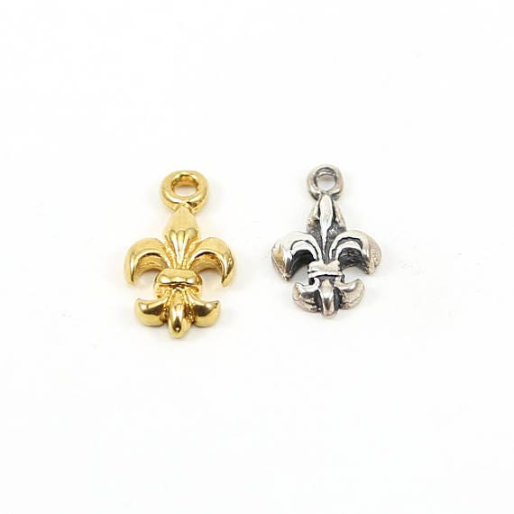 3D Realistic Fleur di Lis Charm Pendant in Sterling Silver or Vermeil Gold