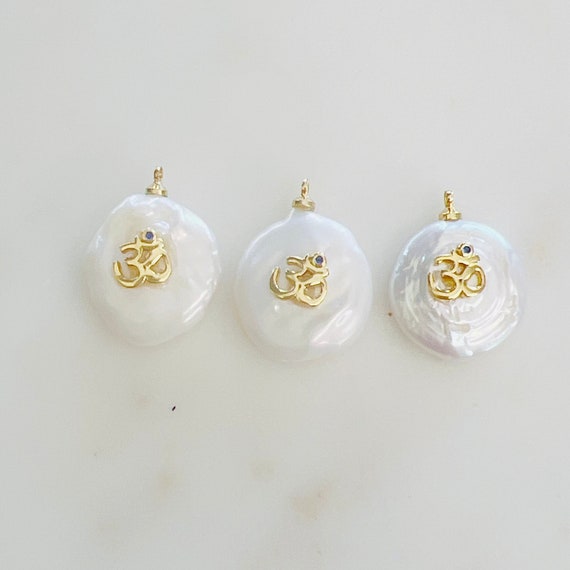 1 Piece Freshwater Blue Cubic Zirconia Center Ohm Om Pearl Charm Gold Plated Natural Shape Pearl Charm