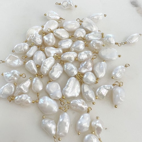 1 pièce breloque perle d'eau douce, breloque baroque, pendentif perle d'eau douce enroulée sur un fil, plaqué or