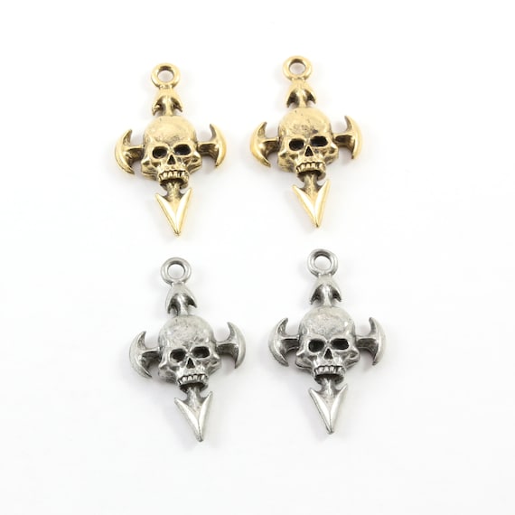 Pewter Skull with Arrows Pendant Halloween Skeletons Day of the Dead Charm in Antique Gold, Antique Silver
