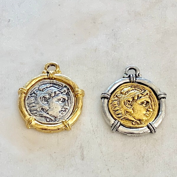 Colgante único con forma de medallón de doble cara con el símbolo de una antigua moneda griega, en peltre, oro antiguo o plata antigua.