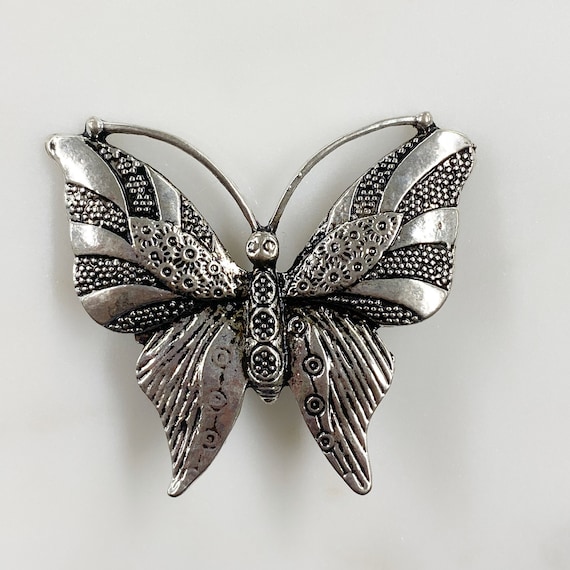 1 Piece Large Detailed Butterfly Pendant Unique Pewter Charm