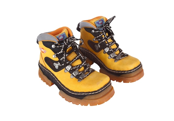 The art boots sale