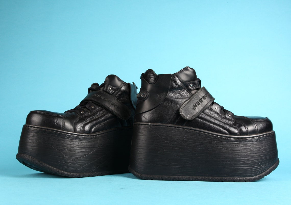 size 16 wide shoes