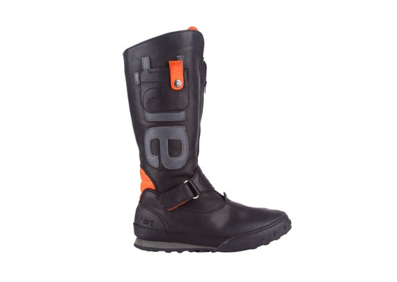 Small shaft shop boots