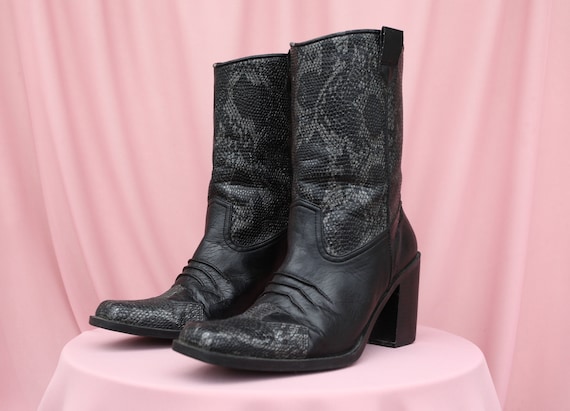 CHUNKY BLOCK HEEL square-toe cowboy boots / 90's /