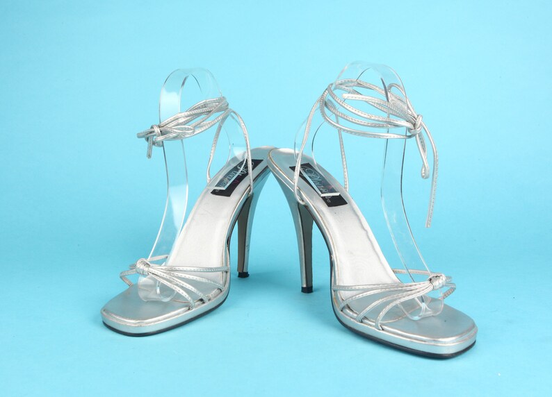 square toe heels 90s