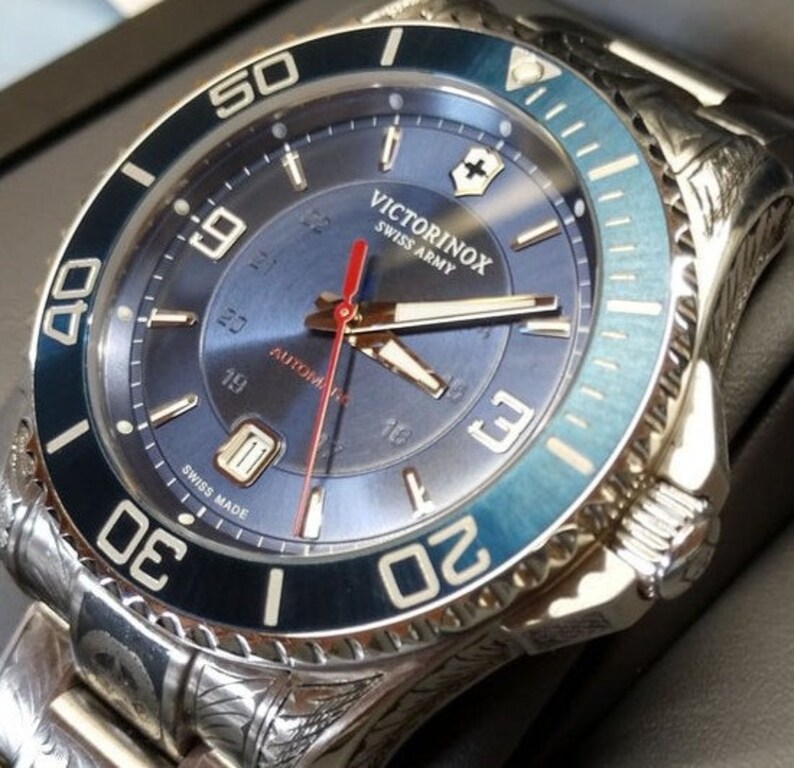 victorinox maverick automatic