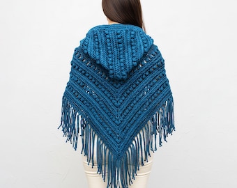 Patroon gehaakte poncho met capuchon: getextureerd driehoeksontwerp (pdf-download)