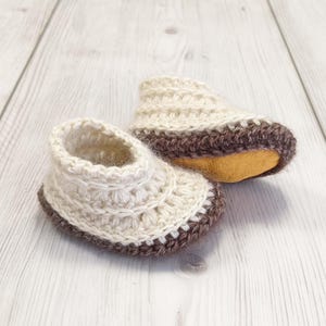 Patroon gehaakte babyslofjes: pantoffels met leren zool (pdf-download)