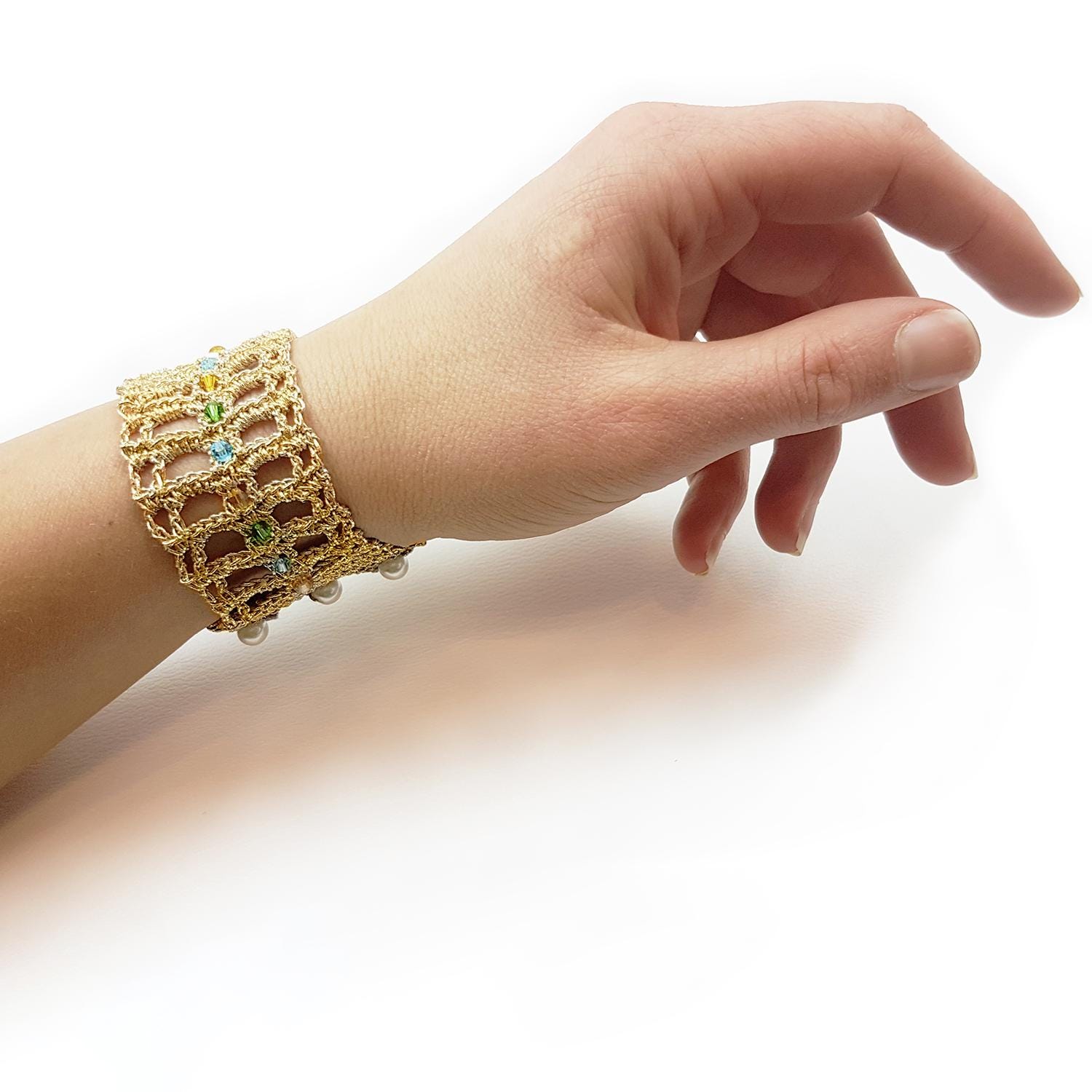 35 Beaded Crochet Patterns to Add Sparkle, Texture, and Giftable Charm 11 Crochet Bracelet Pattern: Beaded Fastener