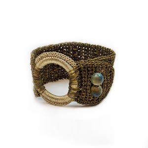 Schema per bracciale all'uncinetto: disegno con filo metallico (download PDF)