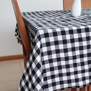 Bordsduk i ren buffelröd linne, bordsduk i naturlig linne, svart rutig linneduk, bordsduk