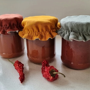 Linen jar covers, kombucha jar covers, reusable mason jar cloth covers, wedding favor fabric jam jar covers, glass jar cloth cover top