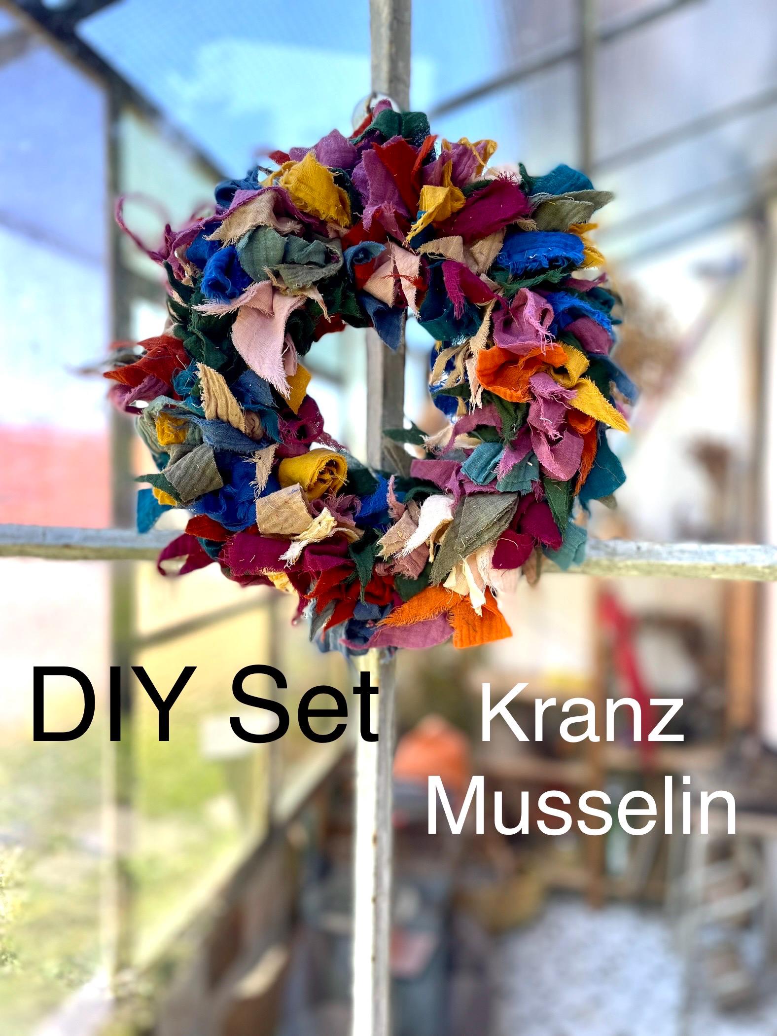 DIY Set Türkranz Musselin zum selbst binden, Türkranz Herbst, Dekokranz, Kranz aus Stoffresten, Kranz für die Haustüre, Recycling, bunt