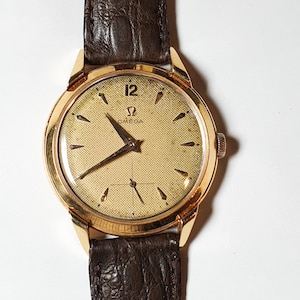 OMEGA Men&#39;s 18K Gold cal. 265 Dress Watch - vintage Swiss from 1940s - 37mm